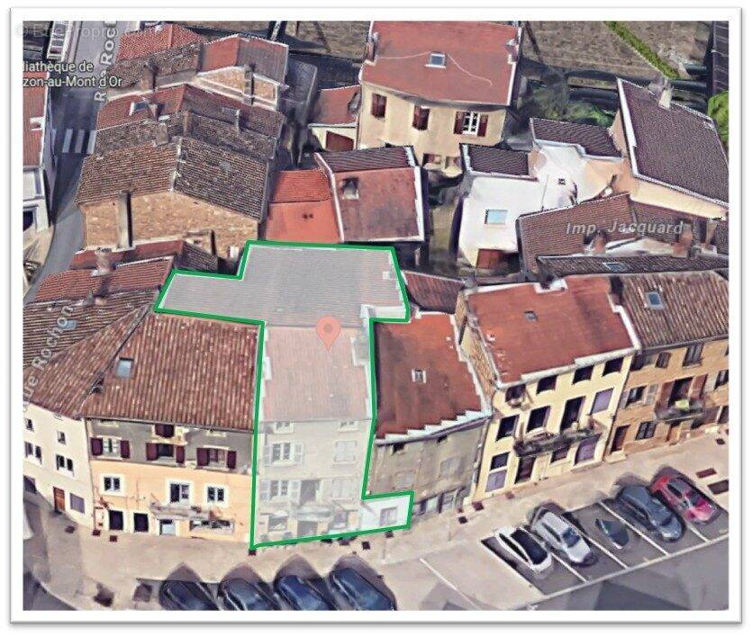 Appartement à COUZON-AU-MONT-D&#039;OR