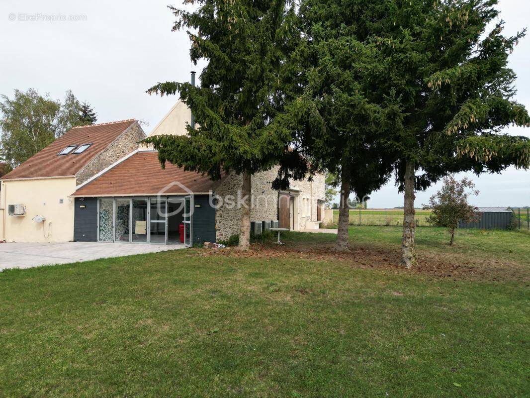 Maison à CHOISY-EN-BRIE