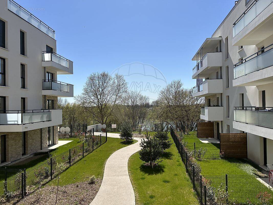 Appartement à SAINT-JEAN-DE-LA-RUELLE