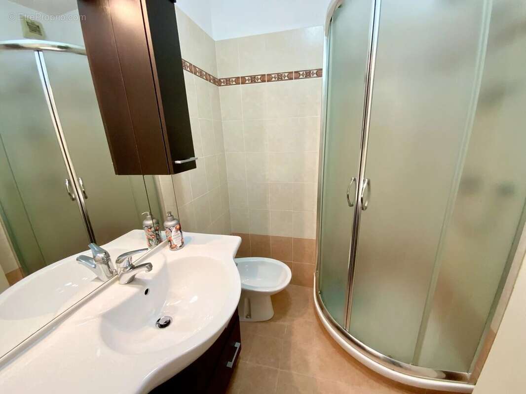 Appartement à ROQUEBRUNE-CAP-MARTIN
