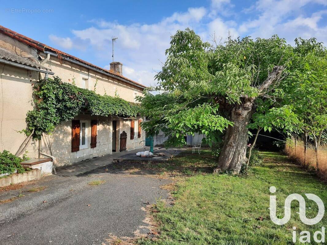 Photo 1 - Maison à FLEURE
