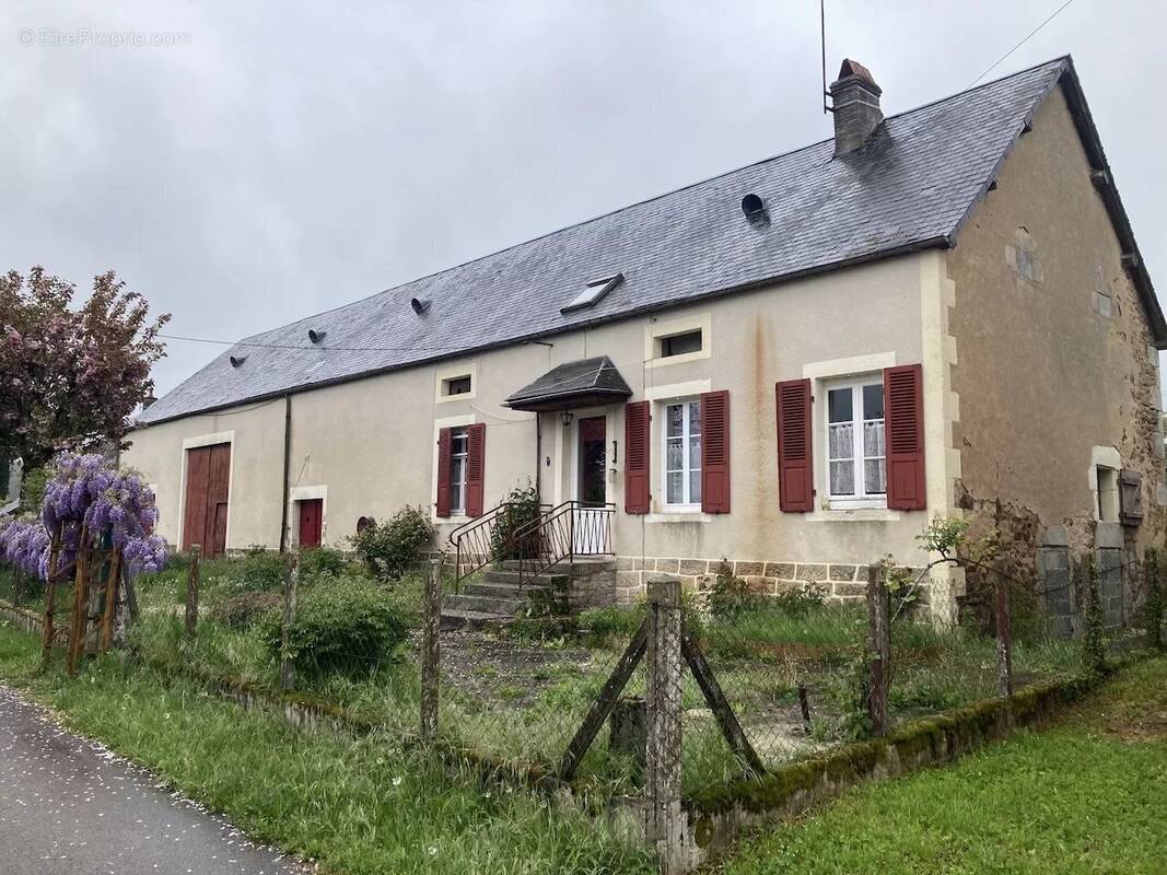 Maison à MONTIGNY-EN-MORVAN
