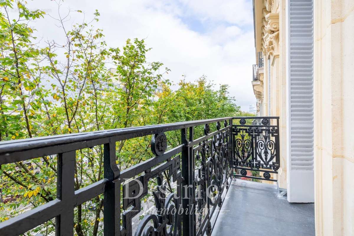 Appartement à PARIS-8E