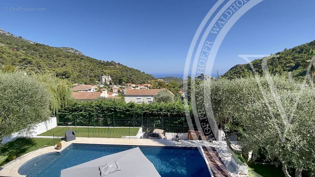 Maison à EZE