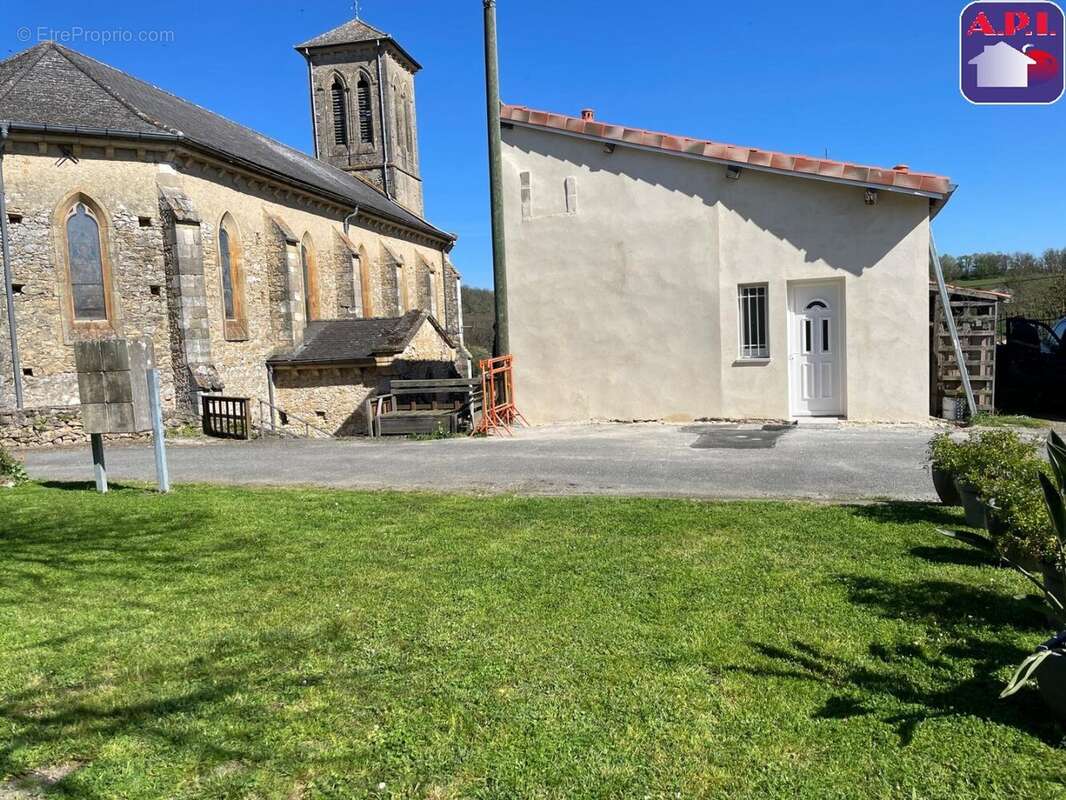 Maison à AURIGNAC
