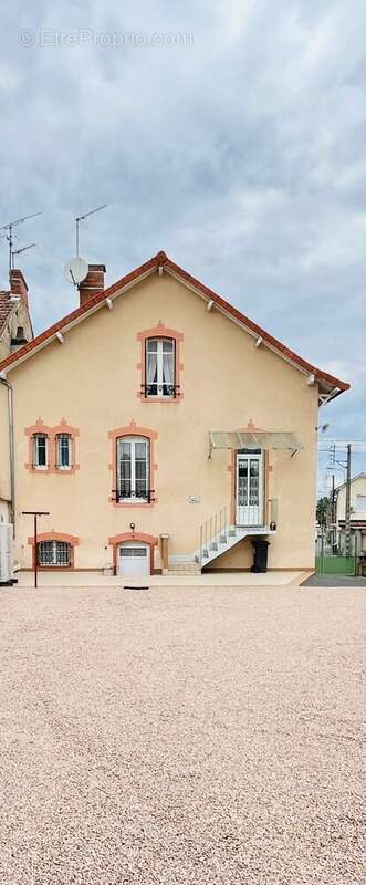 Maison à MONTLUCON