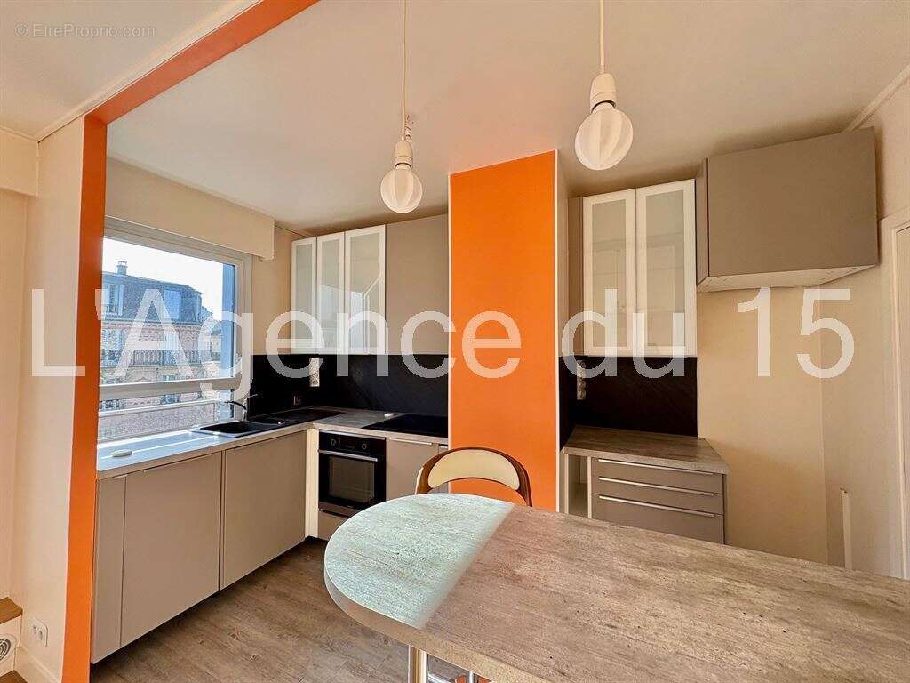 Appartement à PARIS-15E