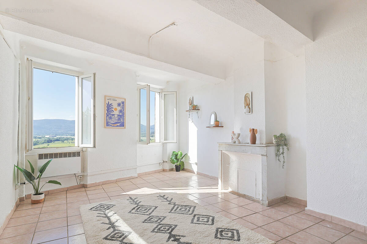 Appartement à PIERREFEU-DU-VAR