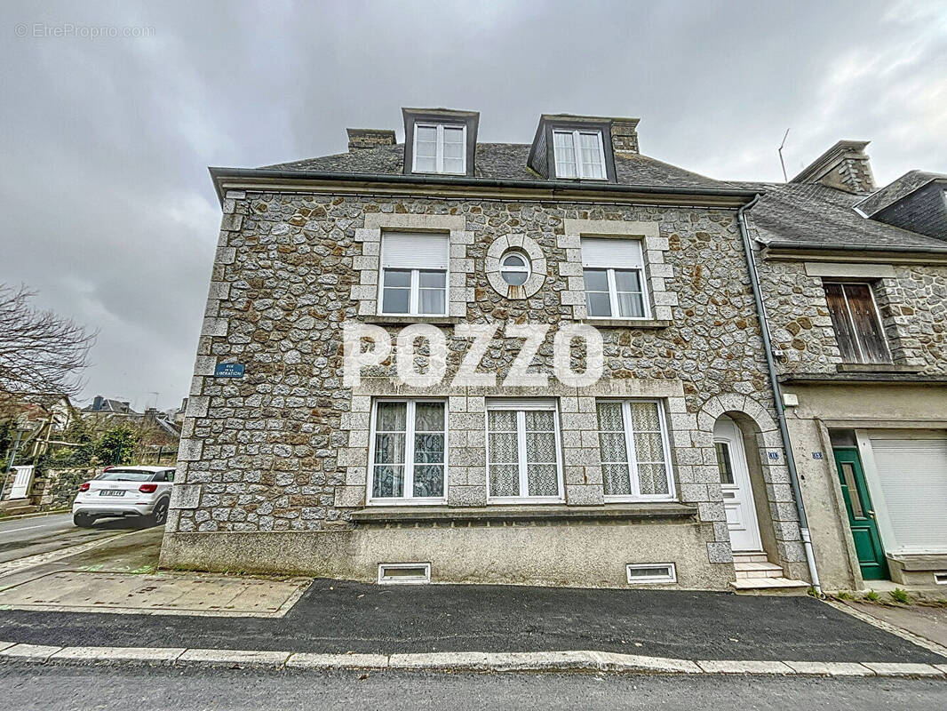 Maison à BARENTON