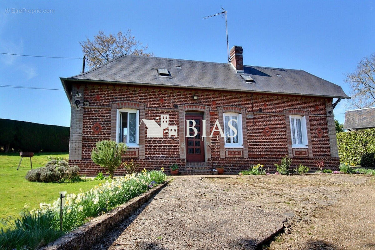 Maison à BUCHY