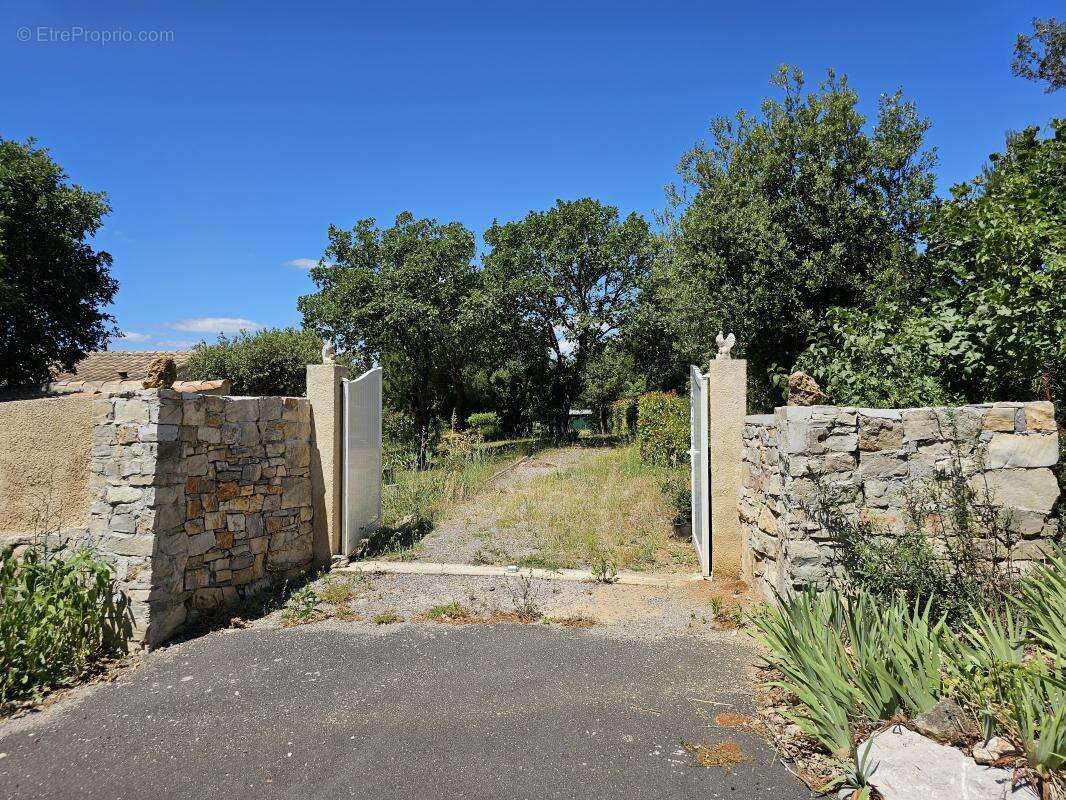 Terrain à COMBAILLAUX