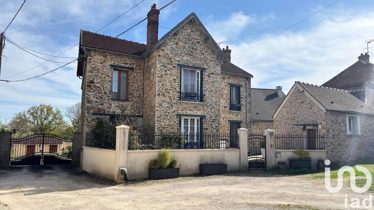 Photo 1 - Maison à OZOUER-LE-VOULGIS