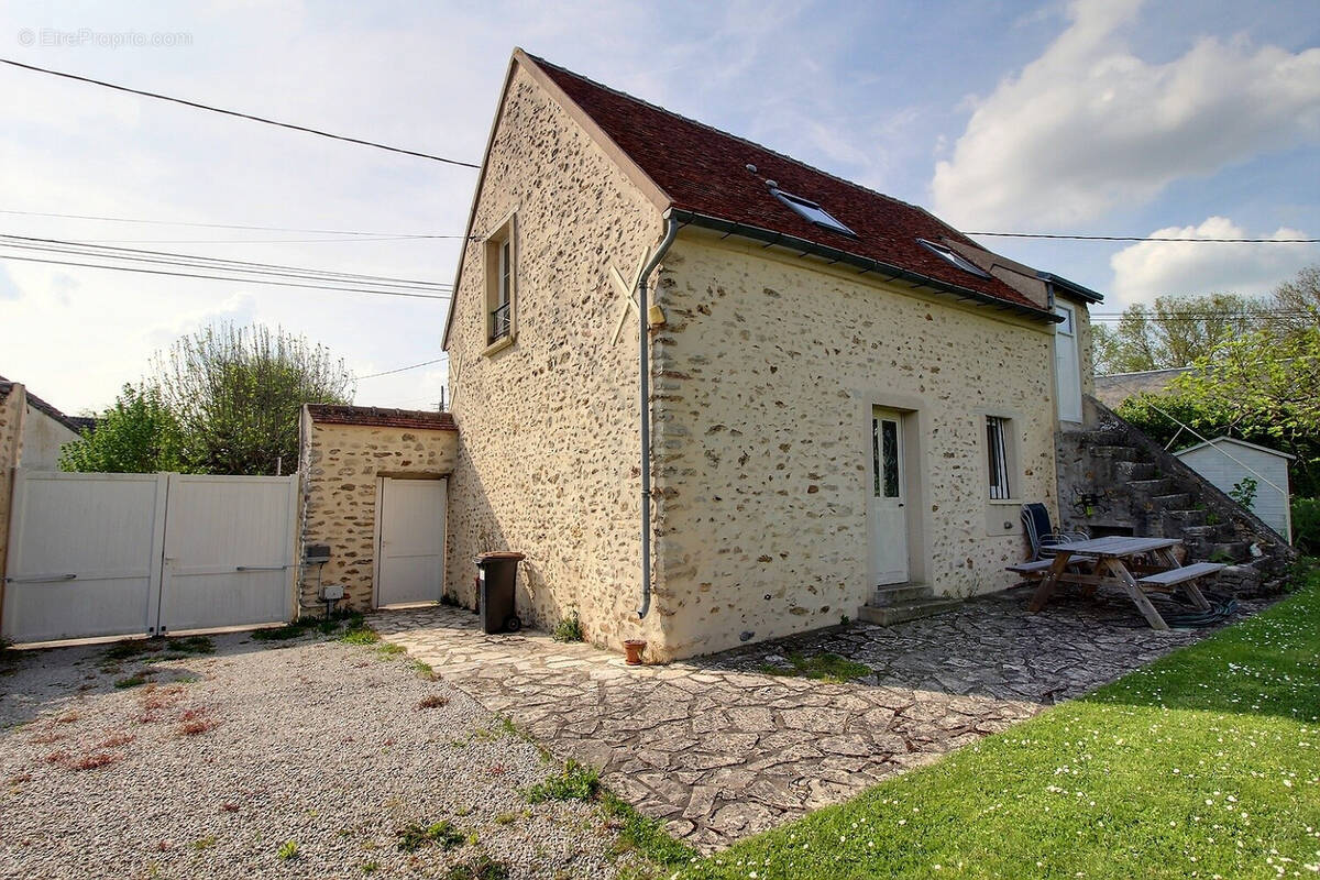 Maison à AUNEAU