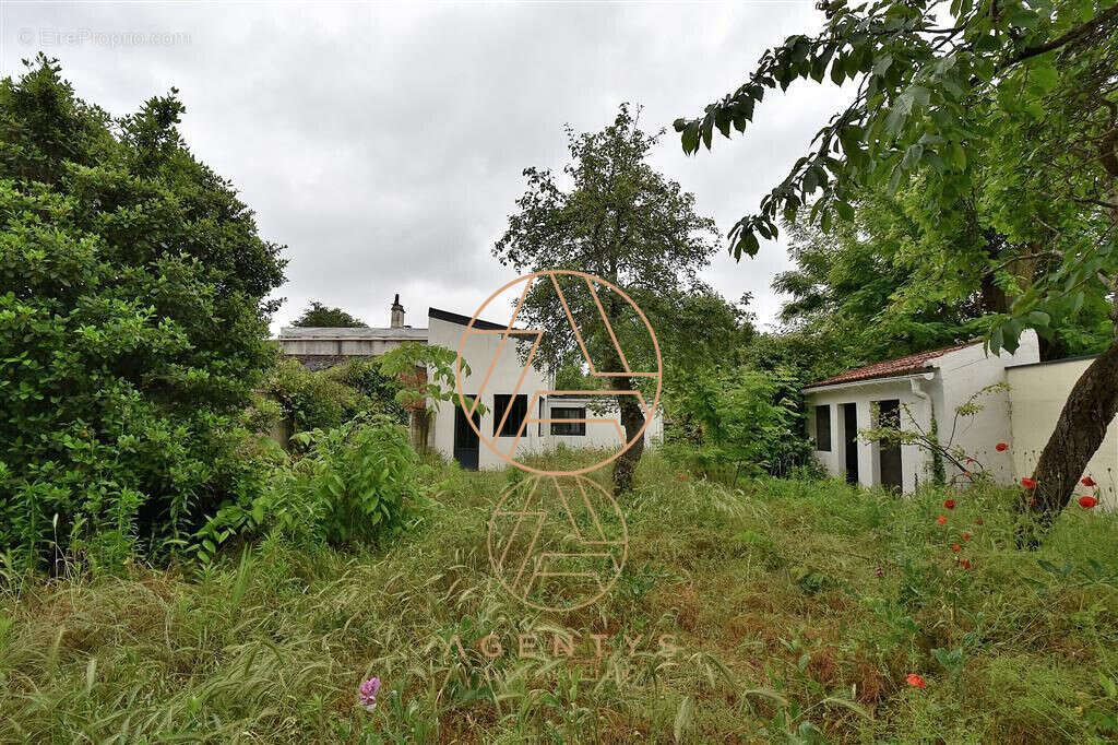 Maison à SAINT-MAUR-DES-FOSSES