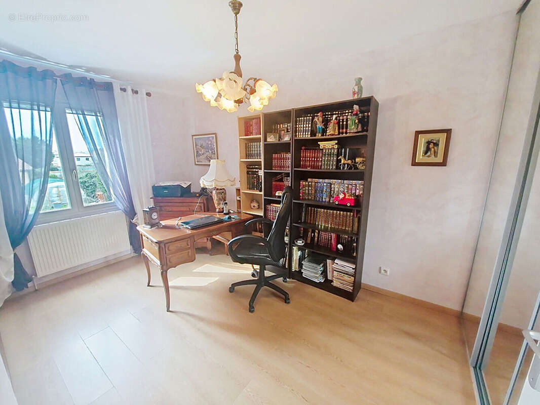 Maison à SURY-LE-COMTAL
