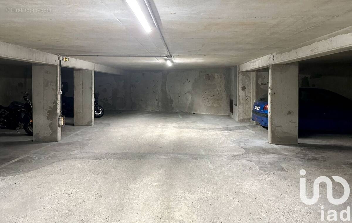 Photo 1 - Parking à PARIS-19E