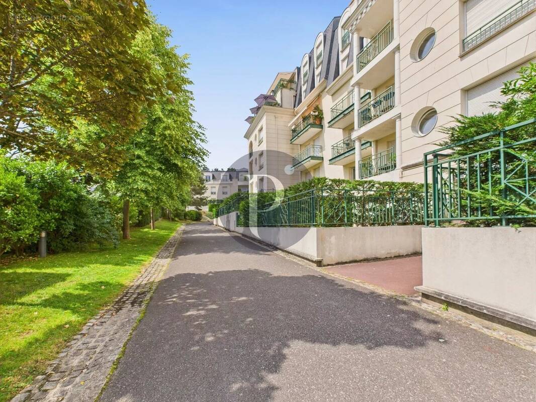 Appartement à LE PLESSIS-ROBINSON