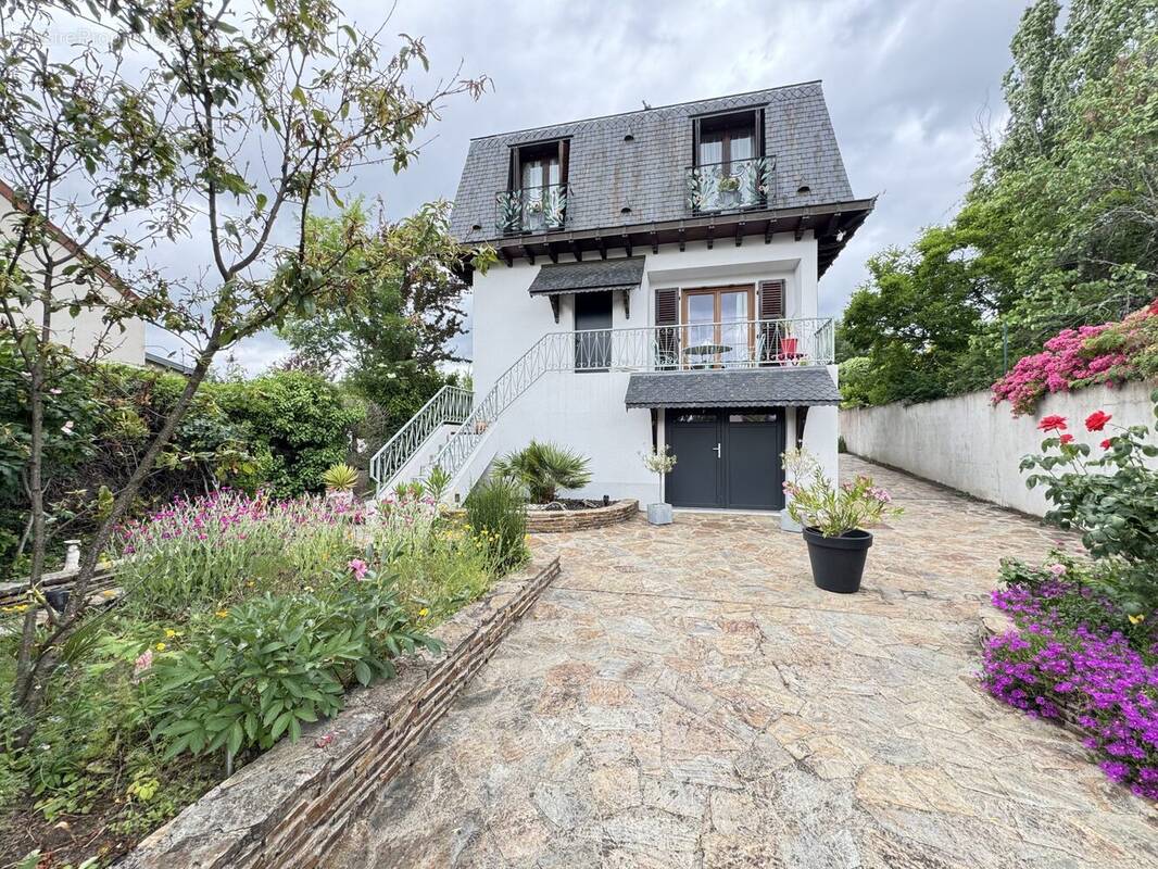 Maison à MONTLUCON
