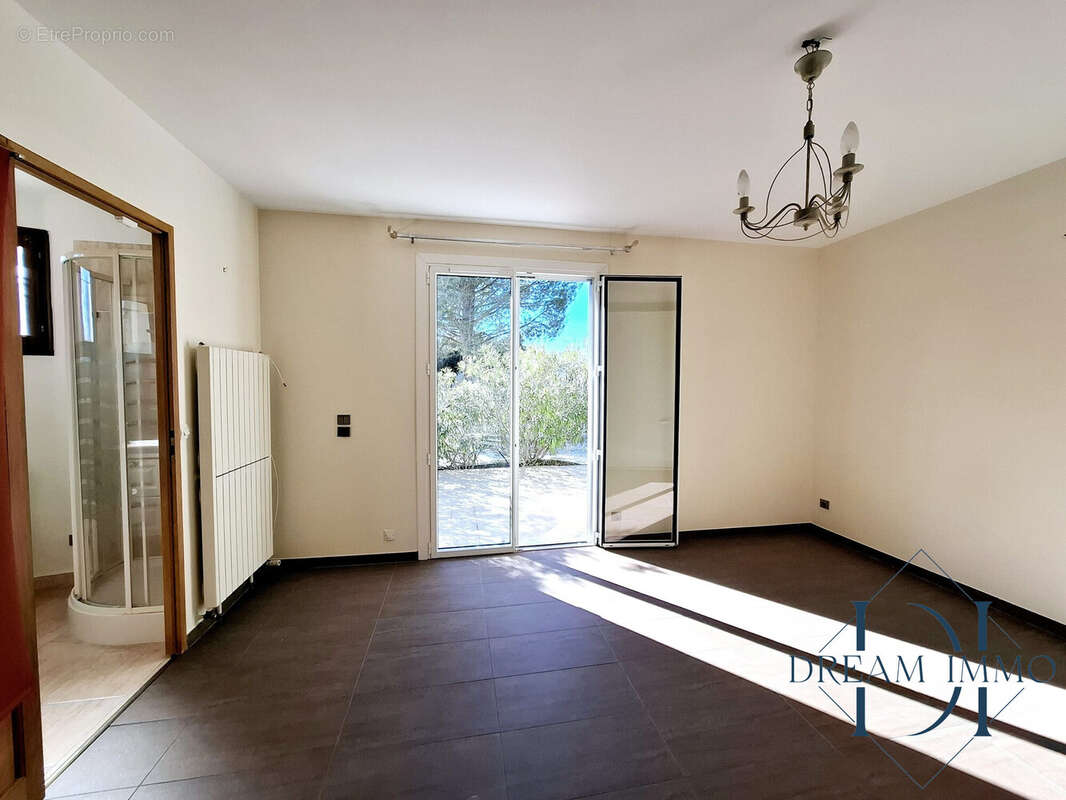 Maison à COMBAILLAUX