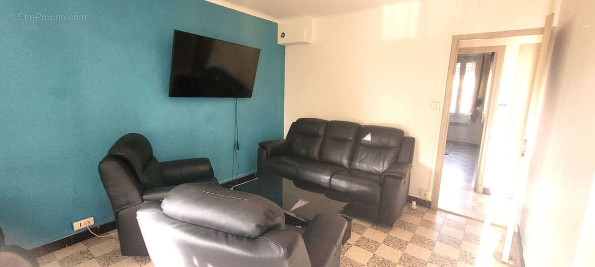 Appartement à ENTRAIGUES-SUR-LA-SORGUE