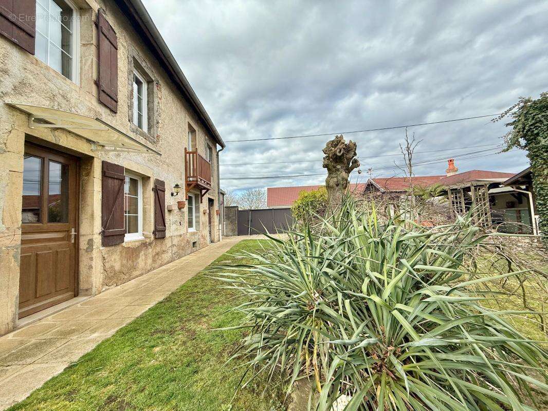 Maison à ARC-SUR-TILLE