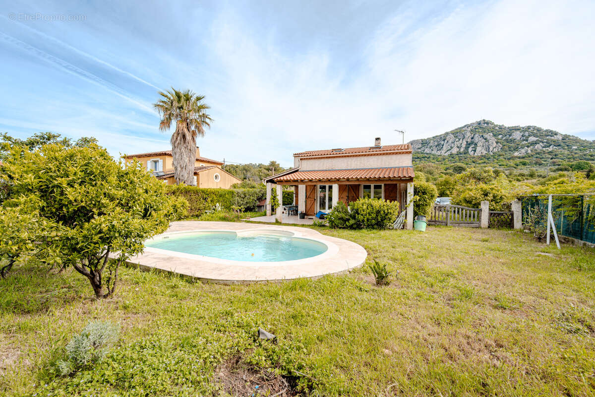 Maison à HYERES