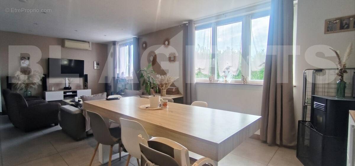1746555291211 - Maison à FERVAQUES