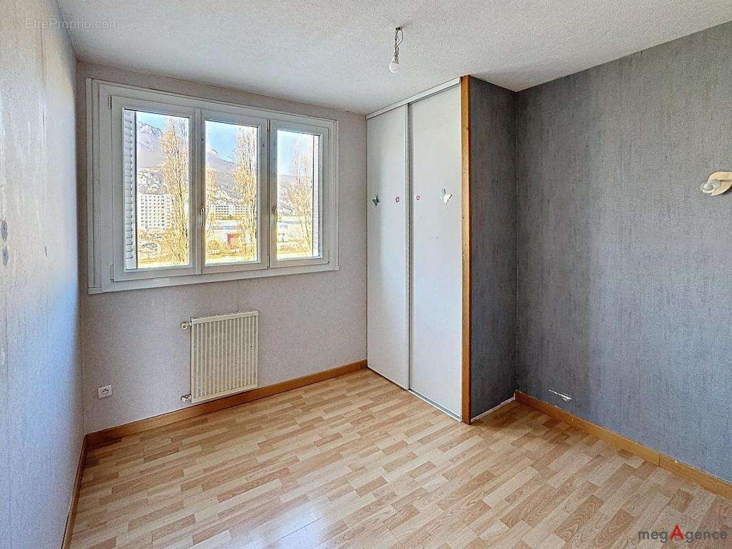 Appartement à LE PONT-DE-CLAIX