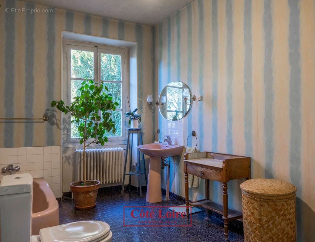 Maison à COMBLEUX