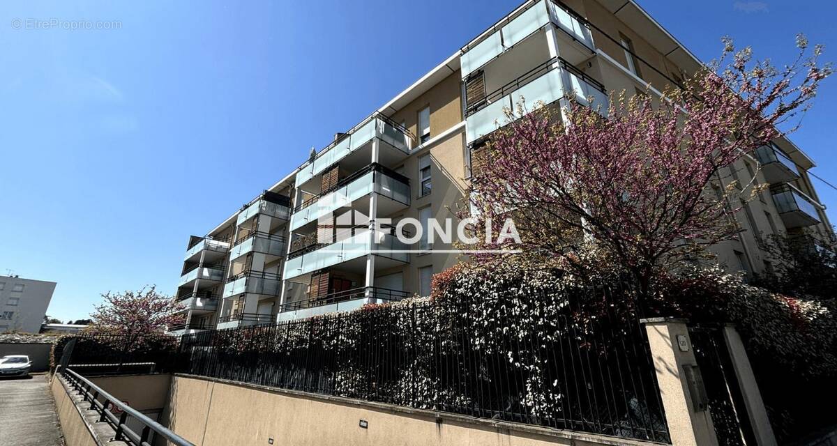 Appartement à BRON
