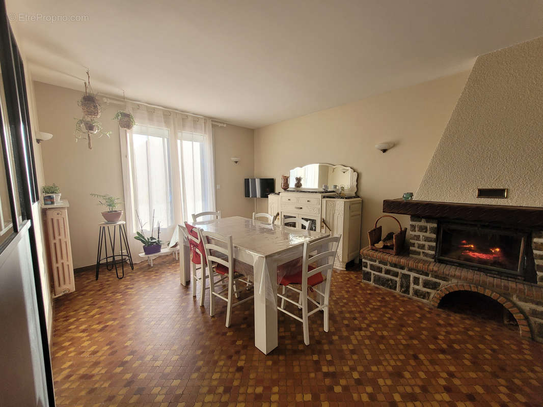 Maison à SABLE-SUR-SARTHE