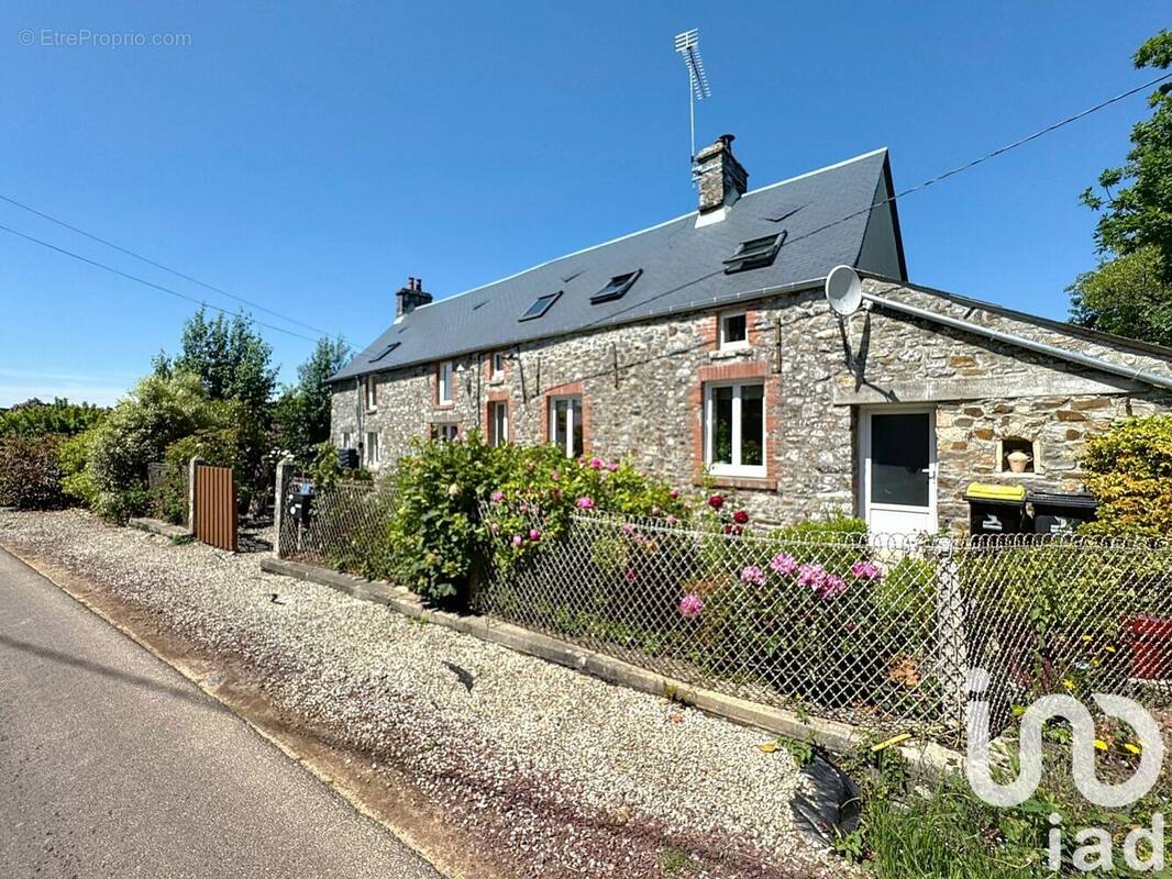 Photo 1 - Maison à SAINT-SAUVEUR-LE-VICOMTE