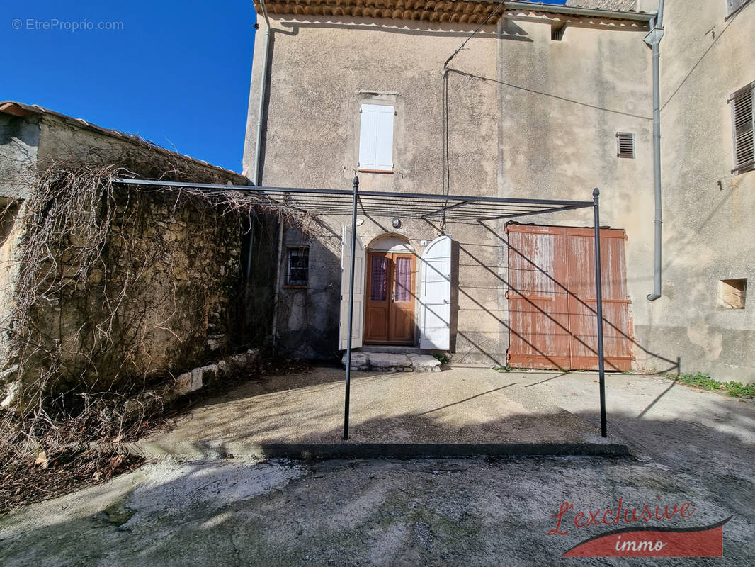 Maison à REGUSSE