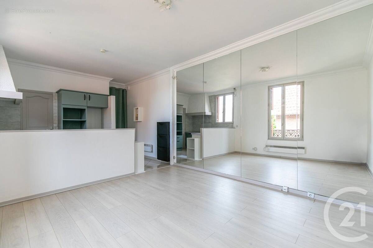 Appartement à SAINT-MAUR-DES-FOSSES