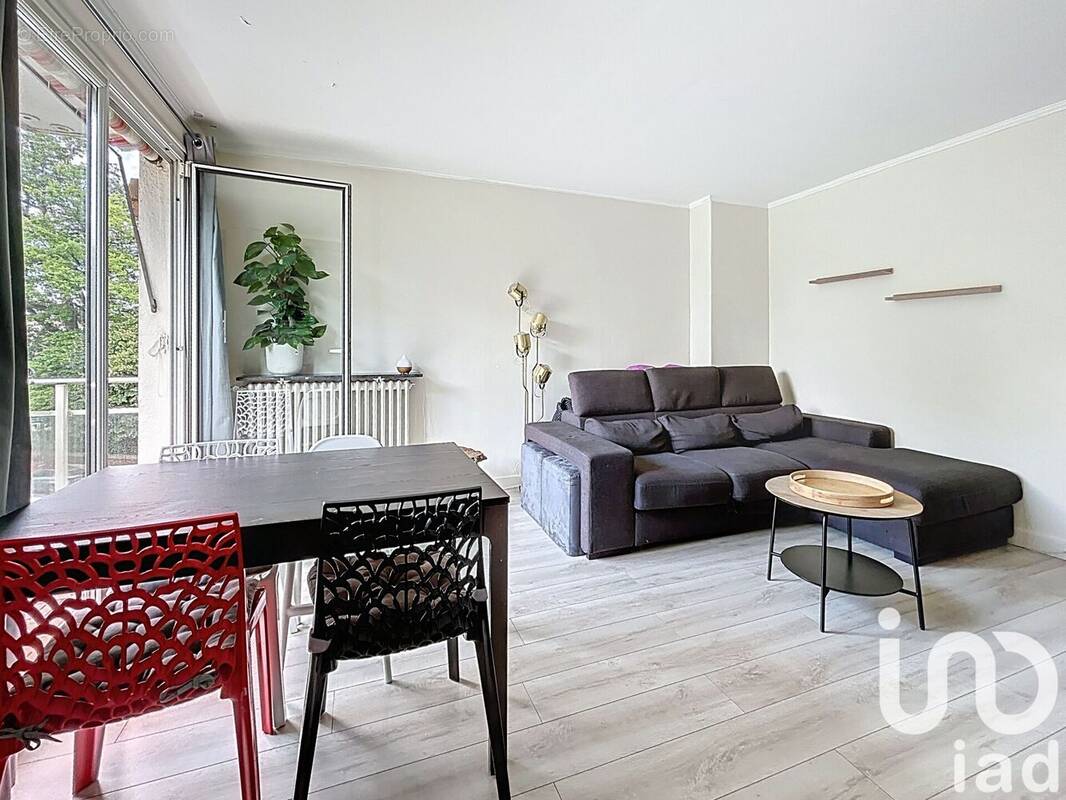 Photo 1 - Appartement à LA CELLE-SAINT-CLOUD