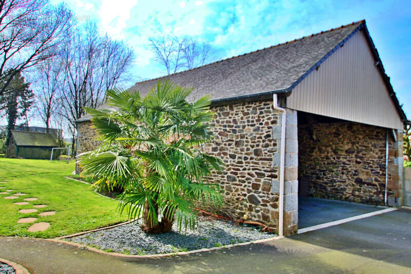 Maison à LECOUSSE