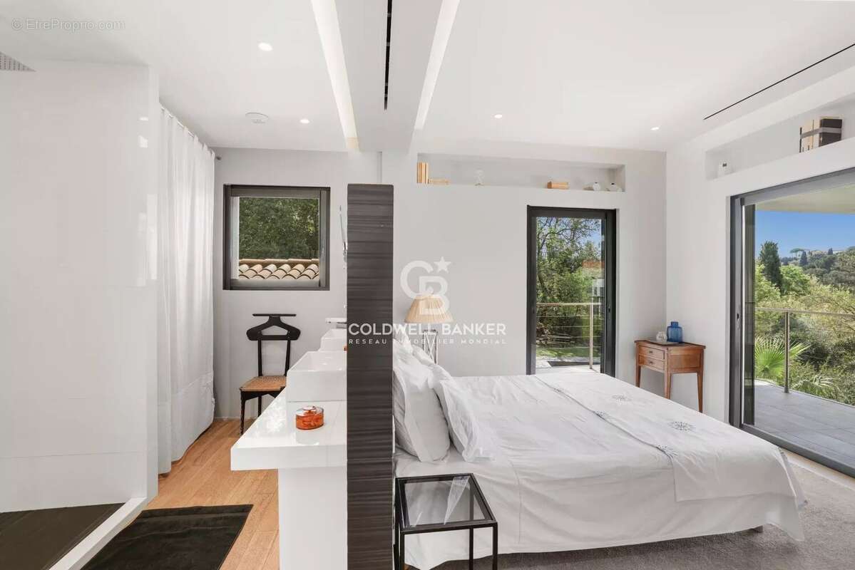 Maison à MOUGINS