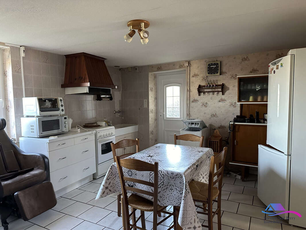 Cuisine - Maison à CHATEAUMEILLANT