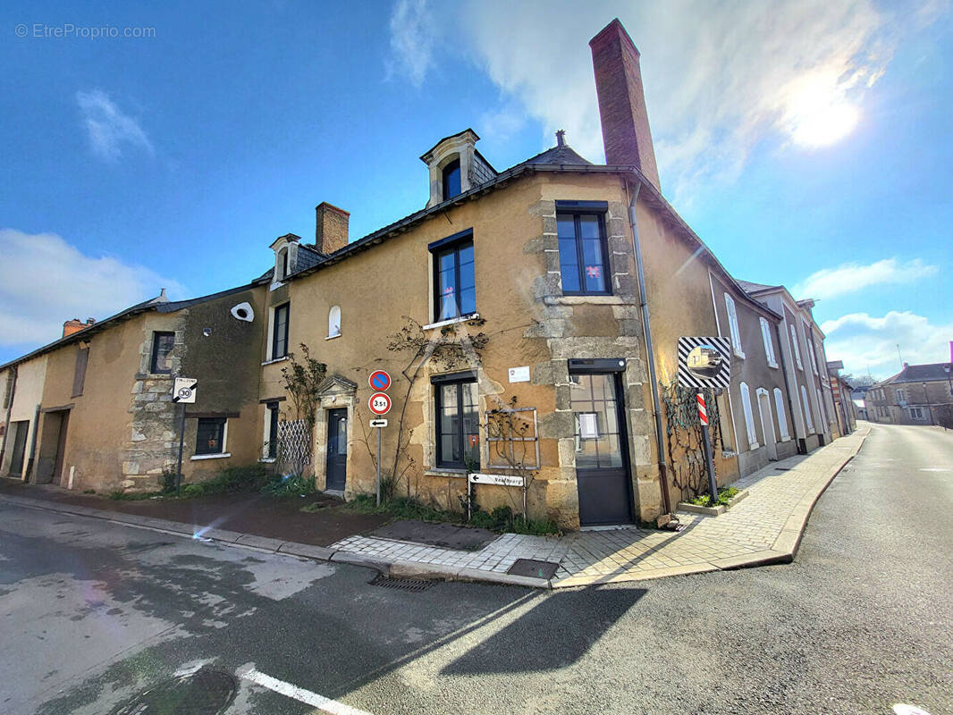 Maison à BRISSAC-QUINCE