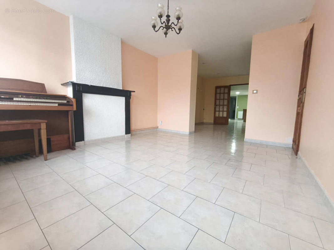 Maison à VIEUX-CONDE