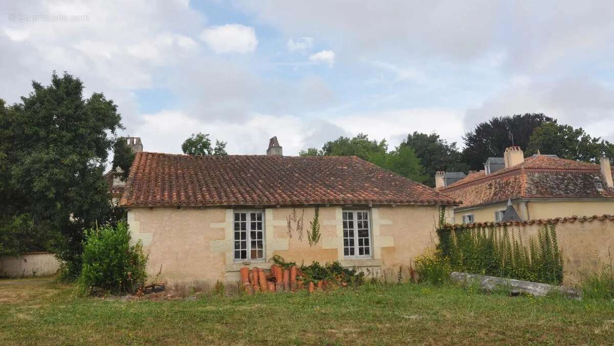 Maison à AUBETERRE-SUR-DRONNE