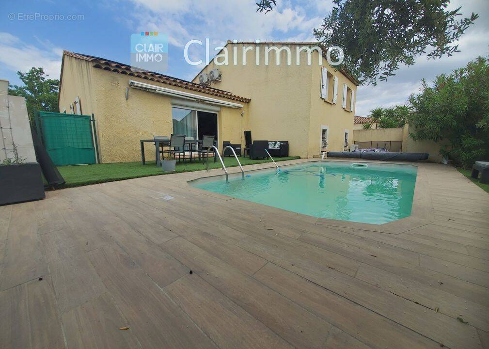 Piscine et terrasse  - Maison à MARIGNANE