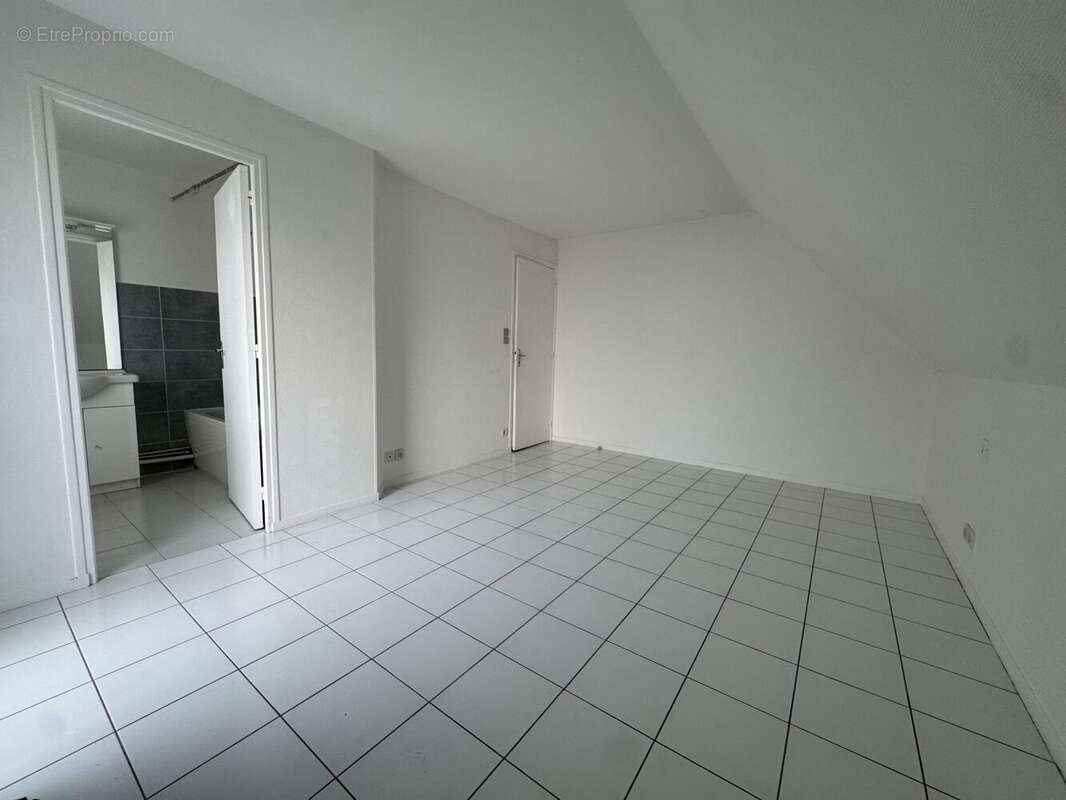 Appartement à LA CHAPELLE-EN-SERVAL