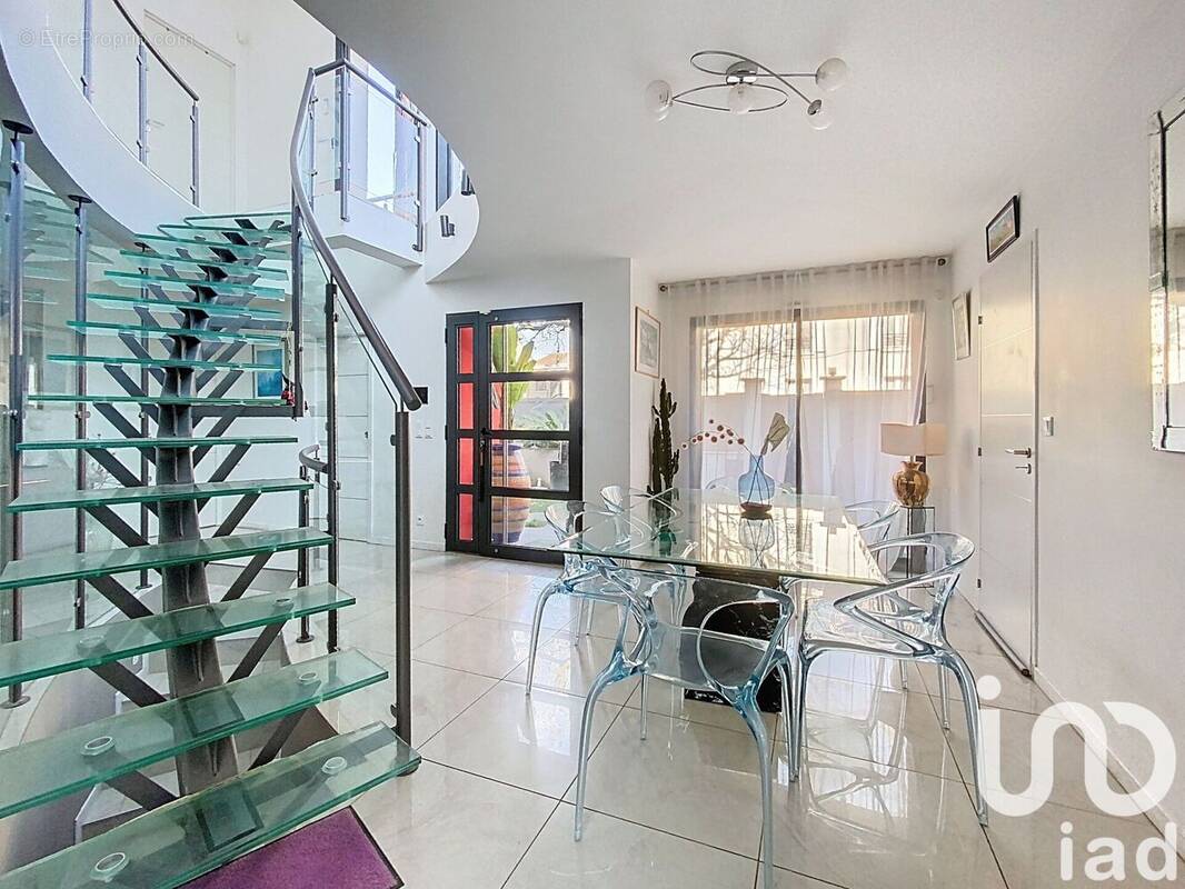 Photo 1 - Maison à LA GARENNE-COLOMBES