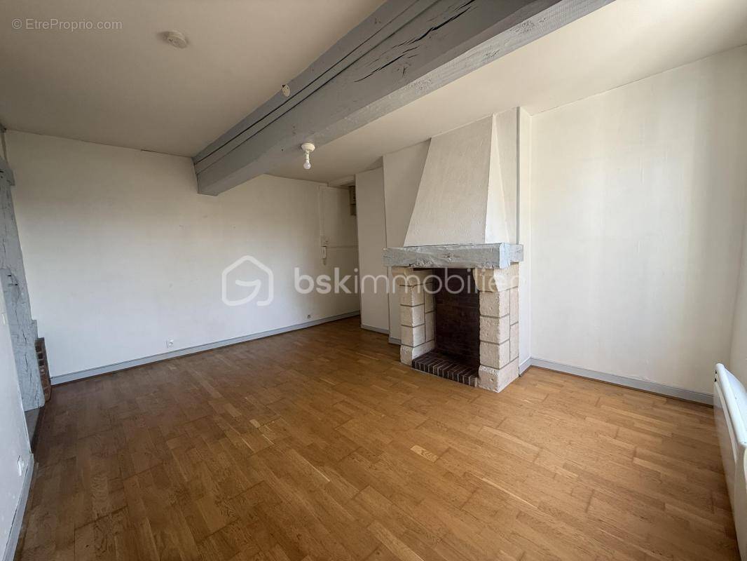 Appartement à PONT-L&#039;EVEQUE