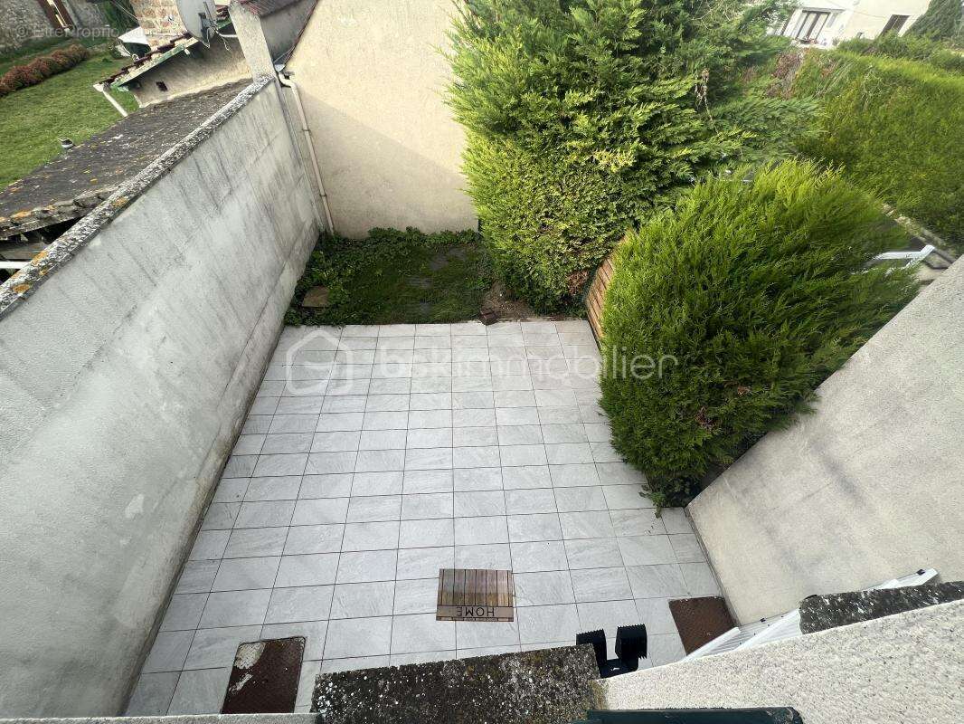 Appartement à LA CHAPELLE-EN-SERVAL
