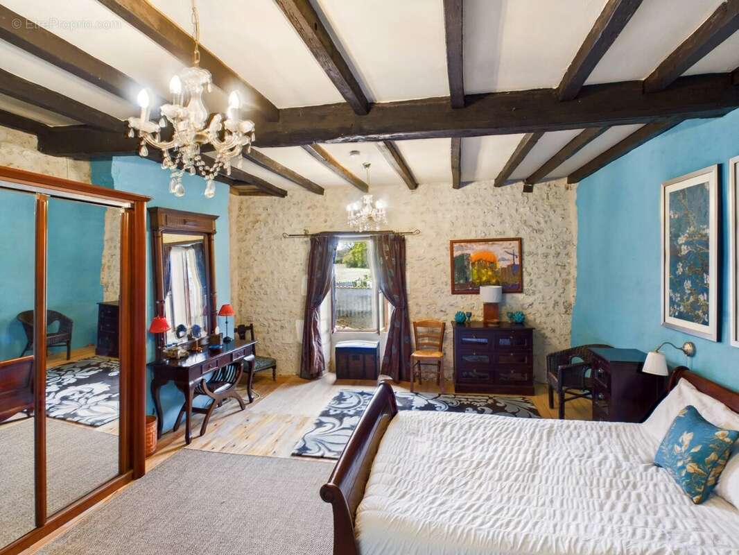 Maison à AUBETERRE-SUR-DRONNE