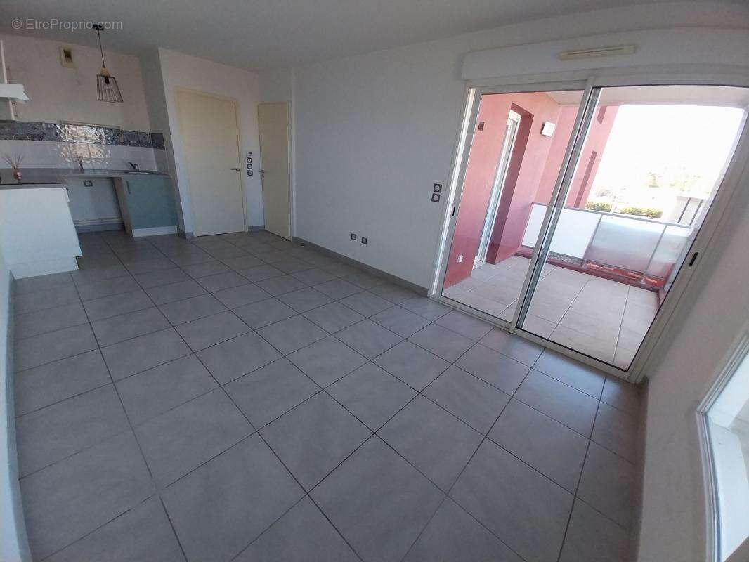 Appartement à MAUGUIO