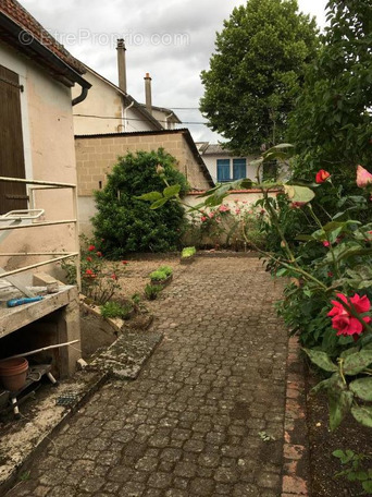 Maison à COSNE-D&#039;ALLIER