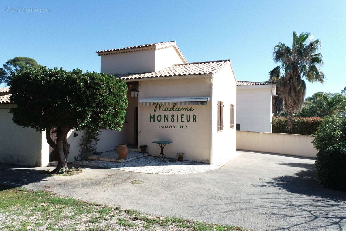 Maison à LES ISSAMBRES